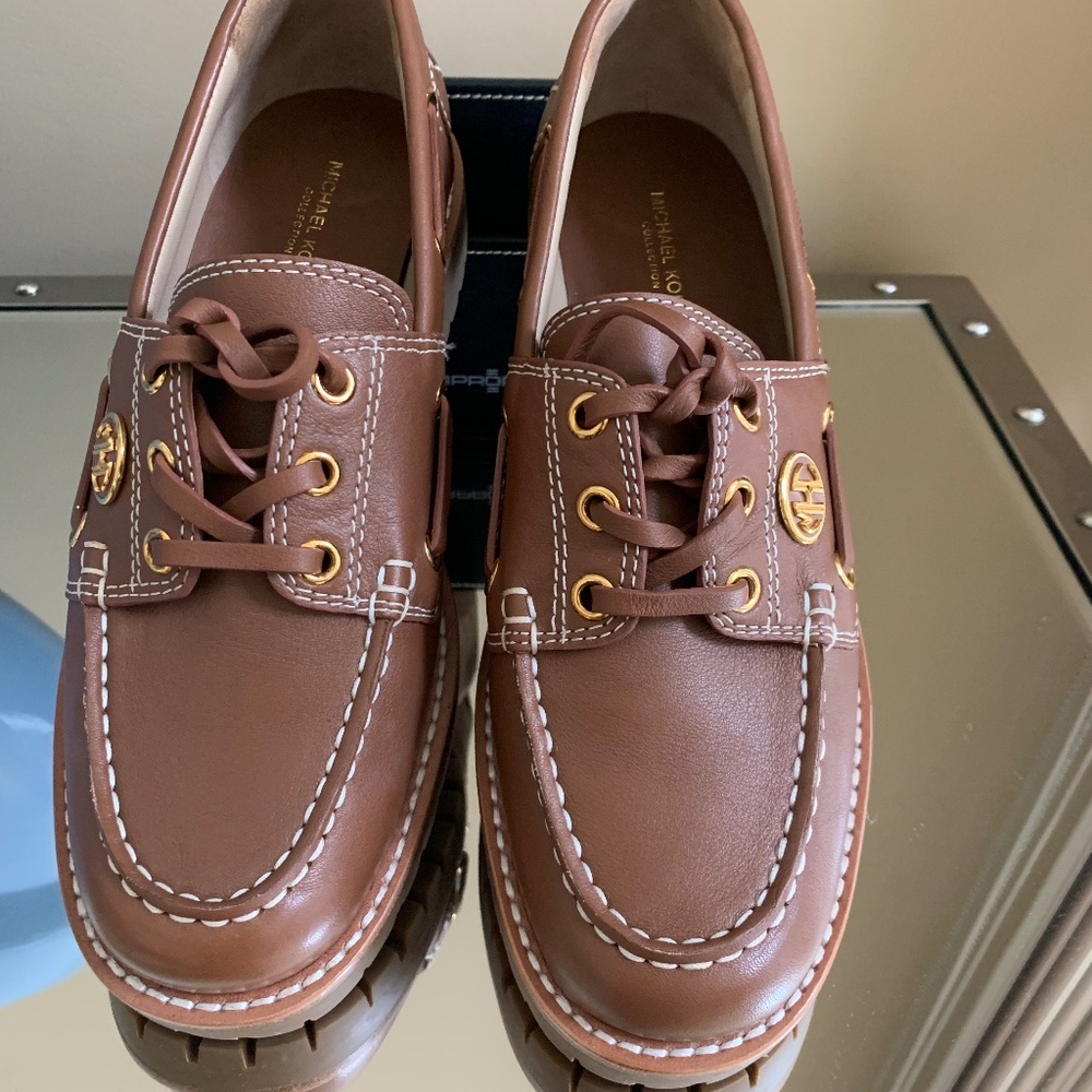 NEW WITHOUT TAGS - BROWN MICHAEL KORS COLLECTION LEATHER LOAFERS - Size …